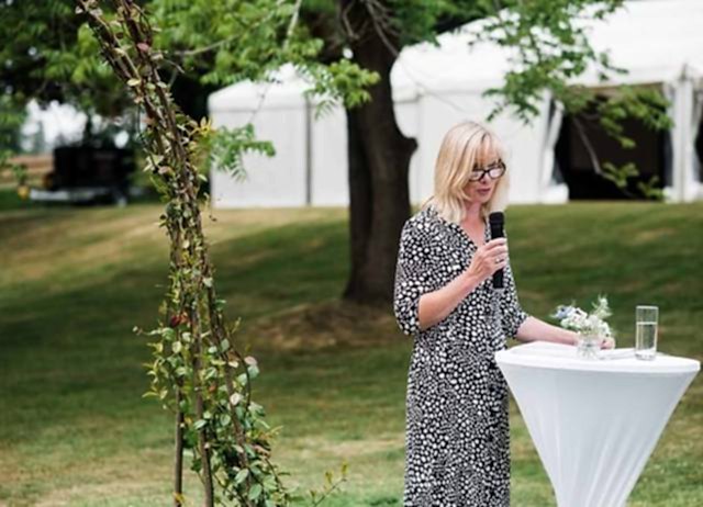 Jenny Marks Wedding Celebrant